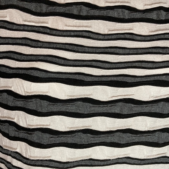 SHARAGANO BLACK GRAY & WHITE MIDI DRESS size 12 pleated-sleeve - Picture 5 of 9